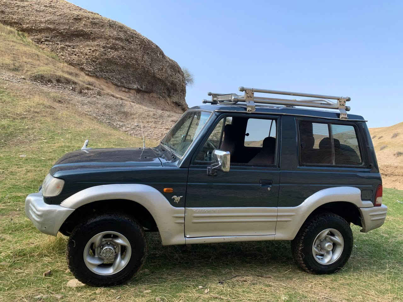 سلام عليكم كالوبر للبيع موديل 1998 محرك vvt محرك مكفول وكير كفول فور ويل شغال سياره خير من الله ترايك وين ماتريد مصبوقه جماليه فقط اي ضربه مابيهه واي نقص مابيهه سياره بسمي سنويه رقم سليمانية 
عنوان بغداد جسر ديالى  رقم موبايل ***********
