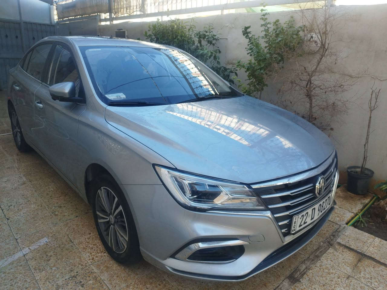 ضمان شركة 6 سنوات MG5 LUXURY 2024
فول مواصفات ( اعلى فئة )
عداد مسافة 12800  كل التفاصيل مذكورة 

محرك 1500 تنفس طبيعي 
بدون حادث وضع شركة؛ بيها باب خلفي بارد فقط بدون اي تقليب او كارت او صبغ
هذه الفئة تجي فول مواصفات :
بصمة تشغيل وابواب وصندو
سلايد روف (فتحة سقف)
6 ايرباك امامي وجانبي وستارة
كشنات جلد لون اسود
جامات تحكم باب سائ
كشنين امامي كهرباء 
تدفئة مقاعد
كير 8 نمر + عادي
4 كامرات 360 درجة 
حساسات تقارب خلفي
هاندبريك بصم
اوتو هولد 
شاشة ايباد كبيرة تحكمات فول 
لددات امامي وخلفي 
لايتات زنون عدسات
مري شفط كهرباء + اشاير بالمري 
انظمة كاربلي + اندوريد اوت
شاشة اعطال الكتروني ومميزاتها كثيرة
نظام مراقبة ضغط الاطارات 
تحكمات ستيرن جهتين 
مثبت سرعة
ويل كرو 
نظام ايكو اقتصادي
سيارة اسلام شركة زيرو وغراضها كاملة 
داخله ضمان شركة
السعر 115 
غير متواجد عالني
***********
رقم اربيل شرط التحويل مكاني الموصل وهلا بيكم
