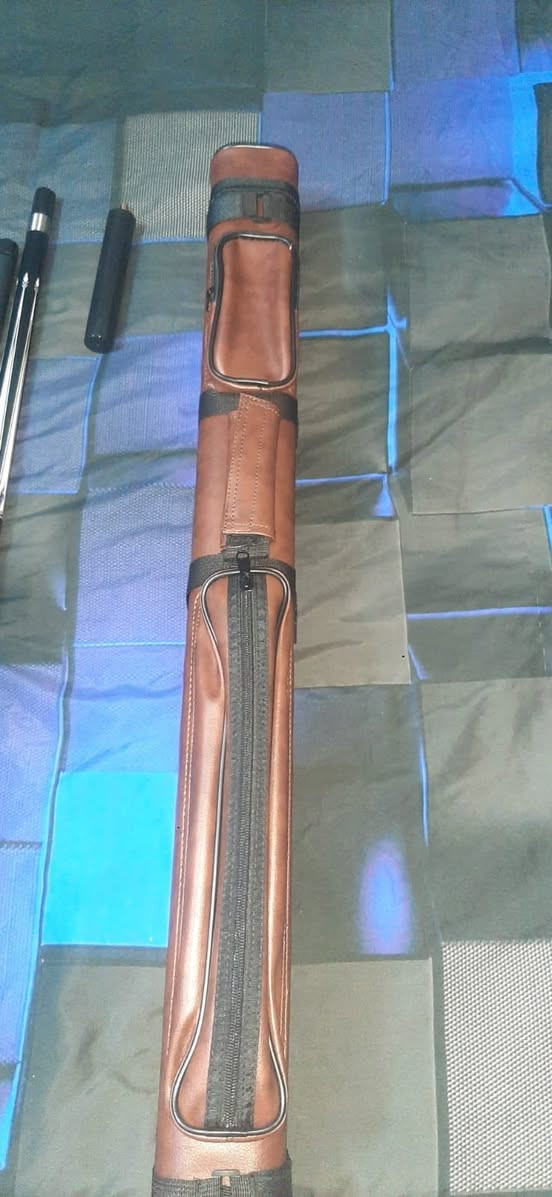 السلام عليكم شباب جنطه البيع جلد اصلي شرط تحمل كيوبين وشفتين وجف وجوك واكستيشن اليريده يدخل خاص او دك علي رقم***********سعر مناسب لا تفوتكم
