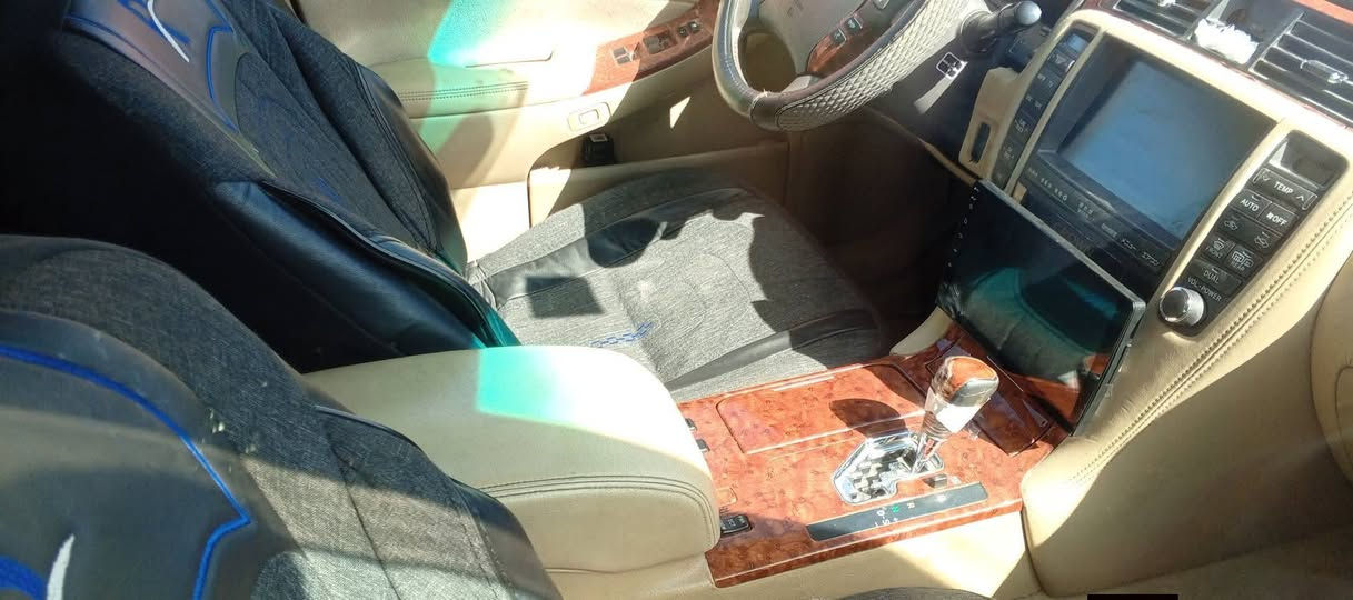 شاهينه ٣دكم بصمه سوده
كصتين قماره جنطه 
تبريد خلفي امامي
تدفئه 
جاهزه كير مكينه مكفولات 
بيه طخه بالباب خلفي الله شاهد سعر باب مالته ٦٥الف بس شويه المكانيه تعبانه ليوم بدلت دهن حديدغ ب٦٠الف
وفلتر
تخم تاير جديد مرقمه شمالي ع شاصي
سعر 31وبيه مجال لشراي لعنوان ذي قار سوق لشيوخ ت***********
