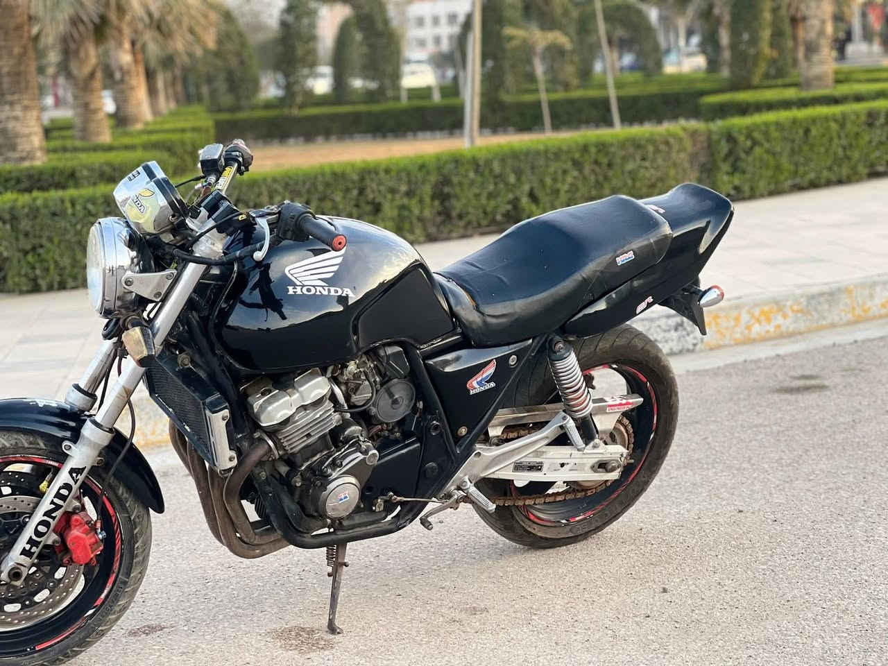 السلام عليكم دراجة سي بي فور للبيع جيل اول 16 ولف بيهة شلعة ومعدل يخبل تايرات جدد تانكي زلال صوت رياضي يشك الكاع دارجة نظيفة اوراق كاملة ومدفوعة كمرك مكانهة بغداد البياع السعر 11 ورقة وبيهة مجال ***********
