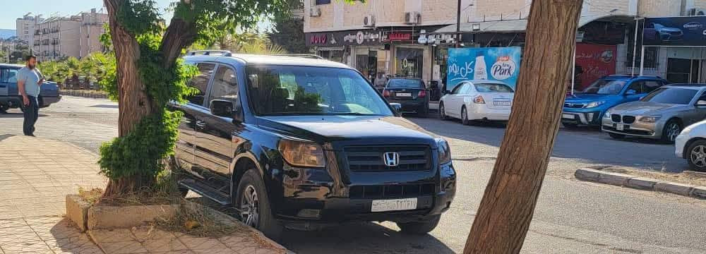 للبيع في دمشق
نوع السيارة : هوندا MR_V
موديل 2006

اللون: اسود

الحالة الفنية :خالية من الداخل
و الخارج زنار جديد من اسبوع سقف خالي

صيانة كاملة جديدة لاتحتاج اي مصروف✅

المواصفات : كاملة المواصفات رقم 1

اوتوماتيك - فتحة سقف  - رباعي - مكيف ديجيتال - فرامل ABS - كراسي جلد كهرباء  - تثبيت سرعة - جنط كروم اساسي - تحكم مقود - حساسات خلفية - قفل مركزي - زجاج كهرباء - مرايا كهرباء
للتواصل واستفسار 
0997863825


**إذا كنت صاحب هذا الإعلان وتريد حذفه لأي سبب، رجاءا أرسل رسالة إلى الدعم الفني**