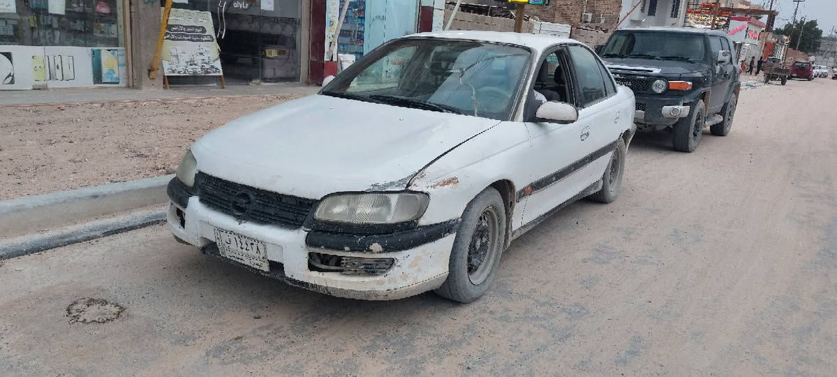 سلام عليكم سيارة اوبل كير ومكينة ثنين ونص راعية با البصرة ابو الخصيب السعر 20 رقم الهاتف***********
