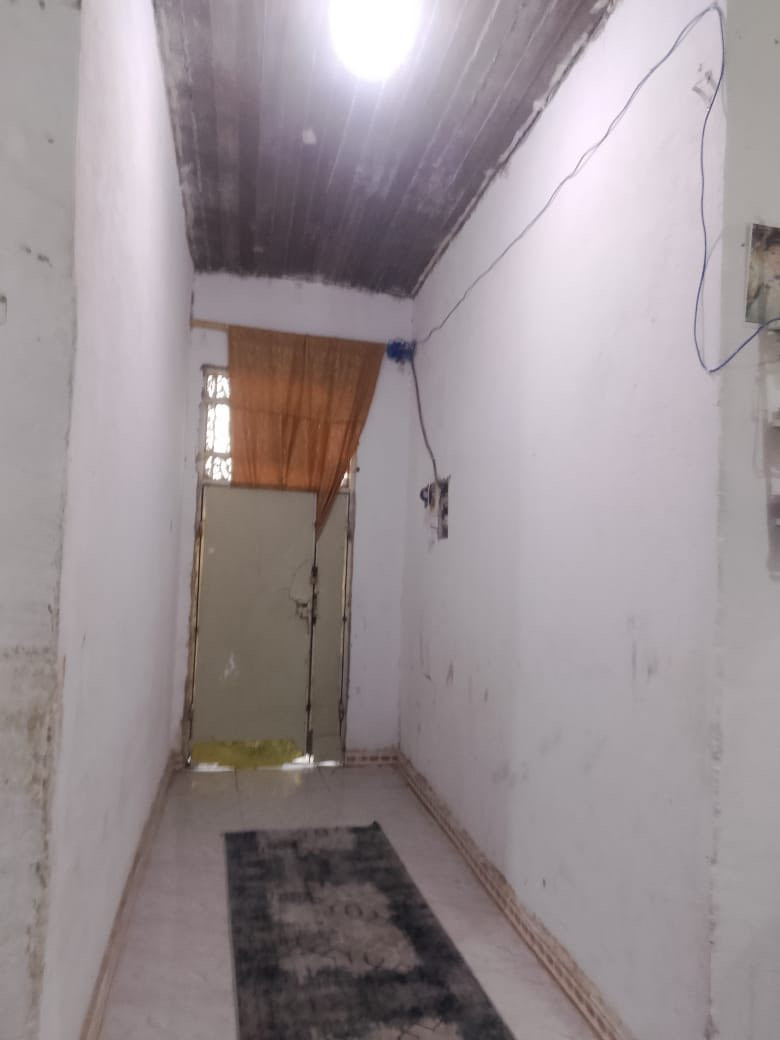 يالله سلام عليكم يوجد الدينه بيت تجاوزفي البصره حي الحرار بيت جديد توه مبني صب كونكريت وصاير بنص البيوت الصوالين الب حي الحرار ما بين تجاوز البيت كلش نضيف وهاي الصور مالته البيت وتواصل على الرقام تاليه ***********//***********عقارات أبوعلي الجابري
