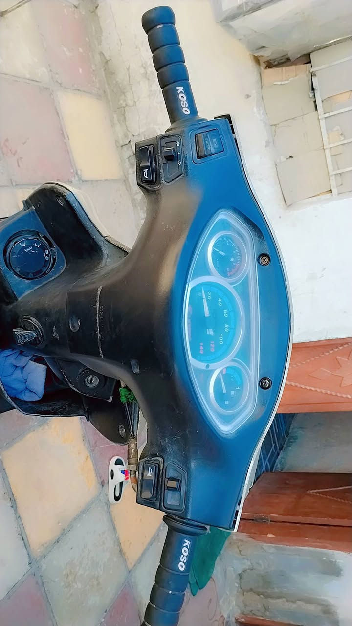 دراجه للبيع جي فور نكره سلف ما مفتوحه كلشي بيه شغال كهرباء شغاله تجي ويتشوف ابعينك شرط الفحص سعره 550 وبيه مجال الطيبين ناصريه مركز ***********
