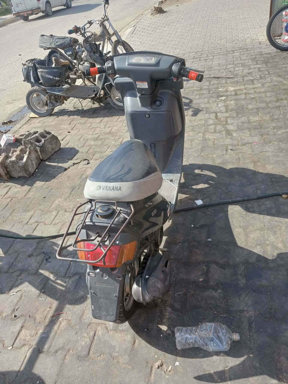 دراجه بطه للبيع عنوان كربلاء السعر 250 قفل رقم الهاتف اتصال على هذا الرقم‏‪***********‬‏
