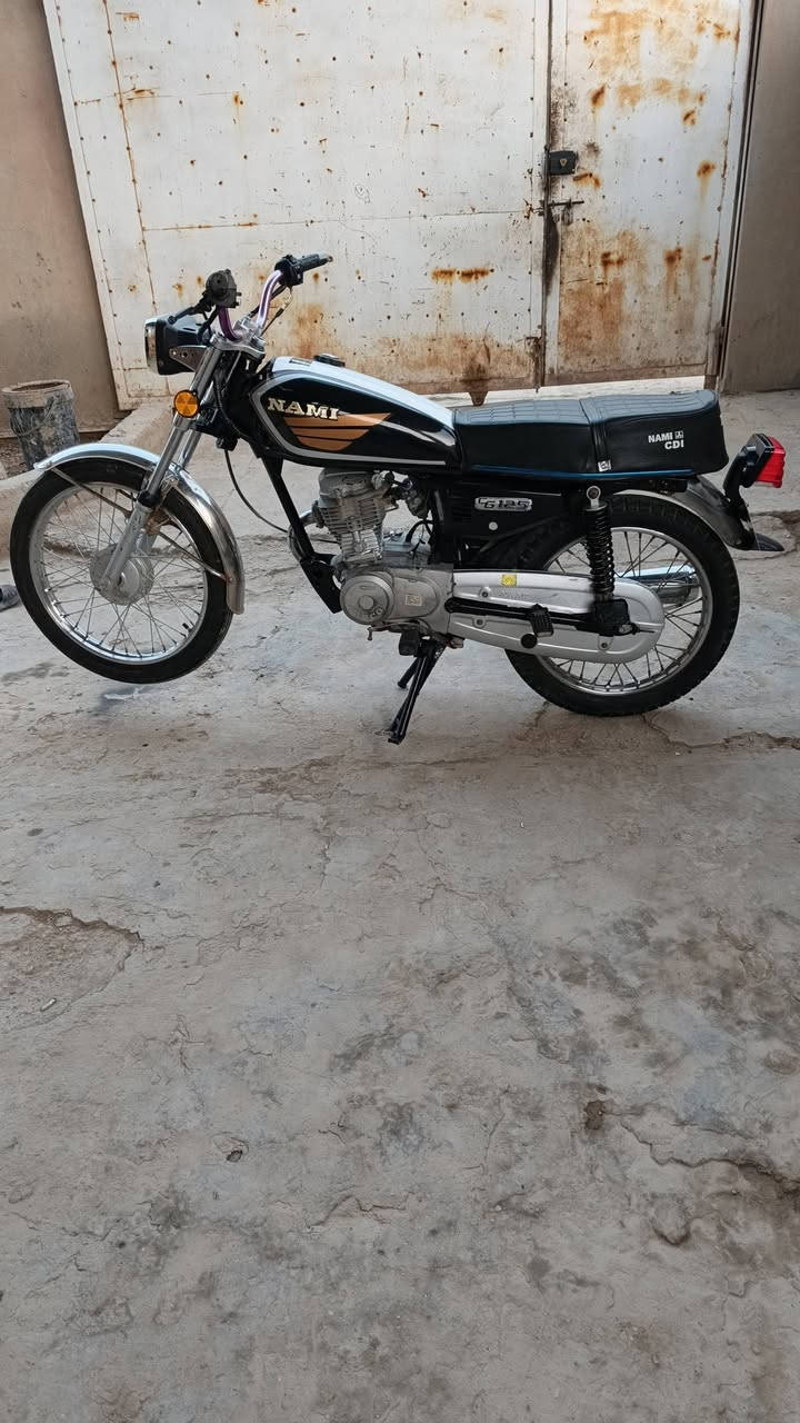 سلام عليكم دراجة للبيع ايراني نضيفه حلوه كلك ضايعه اوراقه سعره 340 وبيه مجال عنوان واسط عزيزيه ***********
