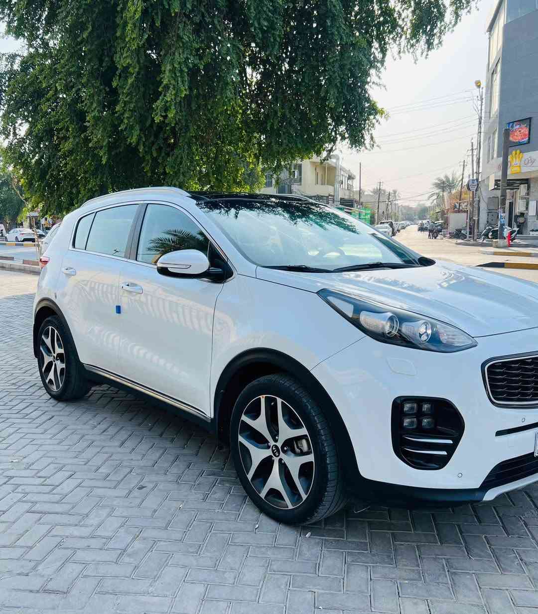 السلام عليكم 😎🔥بيع فقط 

كيا سبورتج GT لاين 2019 خليجي 

رقم بغداد انكليزي تحويل مباشر ب اسم المشتري

عداد المسافه 55  الف حقيقي

المواصفات 🔰LiNE GT
محرك 2000 دوش 
بصمه ابواب وتشغيل 
سقف بونراما 
كشنات الاماميه  كهرباء 
داخل جلد 
شاشه
كامره خلفيه 
حساسات امامي خلفي 
سايد بريك دكمه 
اوتو هولد 
درايف مود وضع قياده
فول تحكم ستيرن 
داخل وخارج زينون 
جنطه كهرباء 
مجموعه اصوات JBL
تبريد قطعتين
لك لايت لد
مري شفط + اشاره 
كشافات زينون 
ترحيب عند الاقتراب
اريل انفكيشن 
زراكات لايت 
وبعد بيها مواصفات 

  📍 مكان السياره / بغداد الكاظميه 

📞*********** 

📞***********
