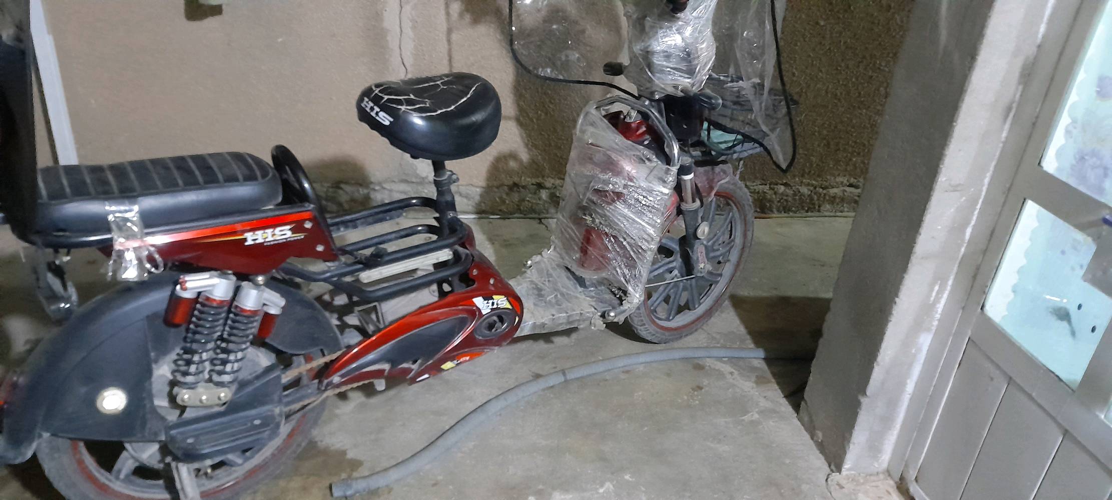 ١_نظيف 
٢_غراض بلادي 
٣_بطاريه جديده نظيفه 