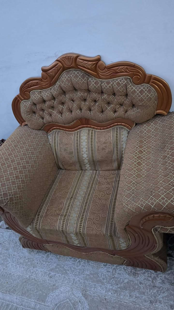 للبيع عدد ٥ ٣٥٠
العنوان الغزاليه 
***********
