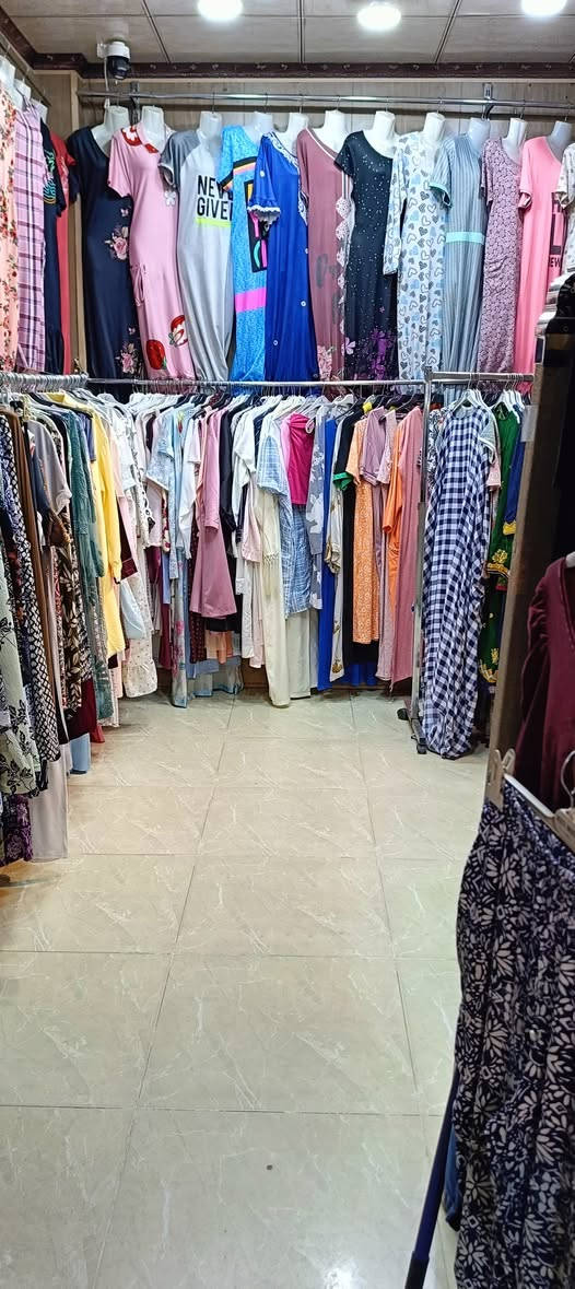 عروضات جديدة وبضاعة جديده ب مجمع أشرف العبيدي 
وصول وجبة جديدة 🙋 دشداشة نسائي 👘 👗
قماش 👈 كودري وكشمير وفانيرة
يتوفر جميع الوان 🌈 والأحجام والموديلات 👉 
بعرض خاص وبلاش بس ب 👈 3 آلاف دينار فقط 🔥 
عنوان المجمع سوق الميثاق مجاور خياط البزاز قبل نهاية 
يفتح المجمع الساعة 10 صباحا والي الساعة 12 مساء 
🌹🌹🌹🌹حجز وتوصيل لايوجد 🌹🌹🌹🌹
سعر القطعة ب 3000 الاف دينار فقط يابلاش 🏃


**إذا كنت صاحب هذا الإعلان وتريد حذفه لأي سبب، رجاءا أرسل رسالة إلى الدعم الفني**
