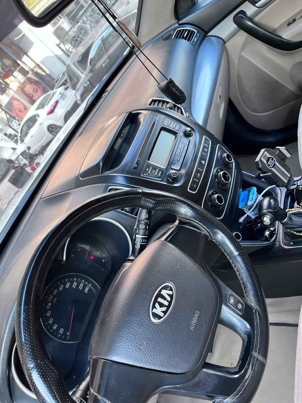 كيا خليجي للبيع او مراوس باحدث !!🅿️✅
موديل 2014
مكينة 2400
الباب خلف السكن بي بارد قليل جداد 
بدون صبغ بدون تبديل
رقم سليمانية
السنوية لغاية 2029
السيارة باسمي وبشرط التحويل
للاستفسار***********
السعر 153
