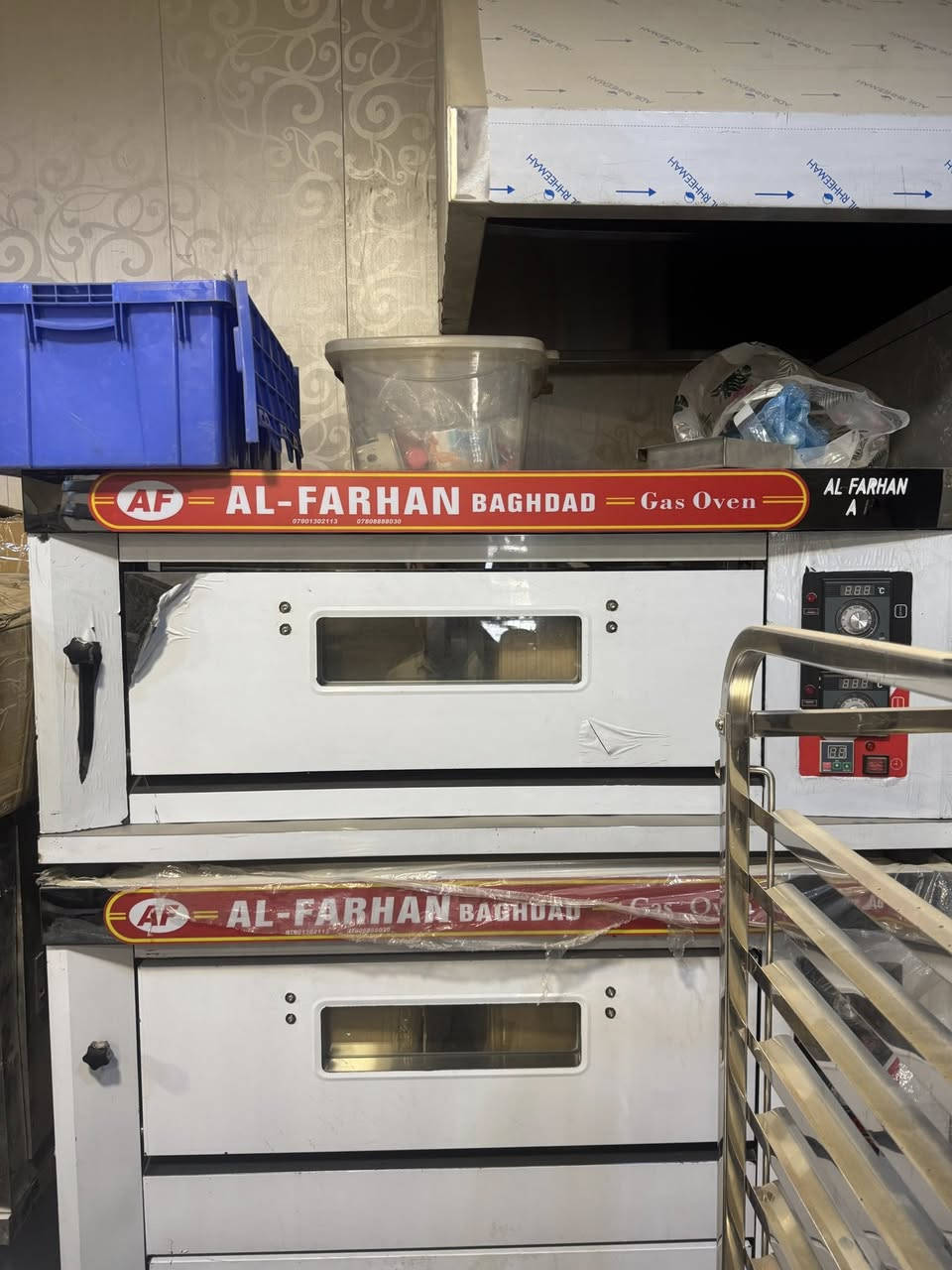 السلام عليكم تم تنزيل السعر بسبب الوعود الكاذبه مطعم متكامل للبيع الموقع الرمادي التأميم قرب جسر الحوز سبب البيع عدم توفر الكادر وعدم التفرغ المطعم شغال بس اني موظف وما عندي مجال اديره السعر٨مليون سعر نهائي مع العلم المطعم مكلفني اكثر من ٢٠ مليون الله شاهد وايجار المطعم ٤٥٠ الف دينار للأستفسار الاتصال على الرقم التالي ***********
