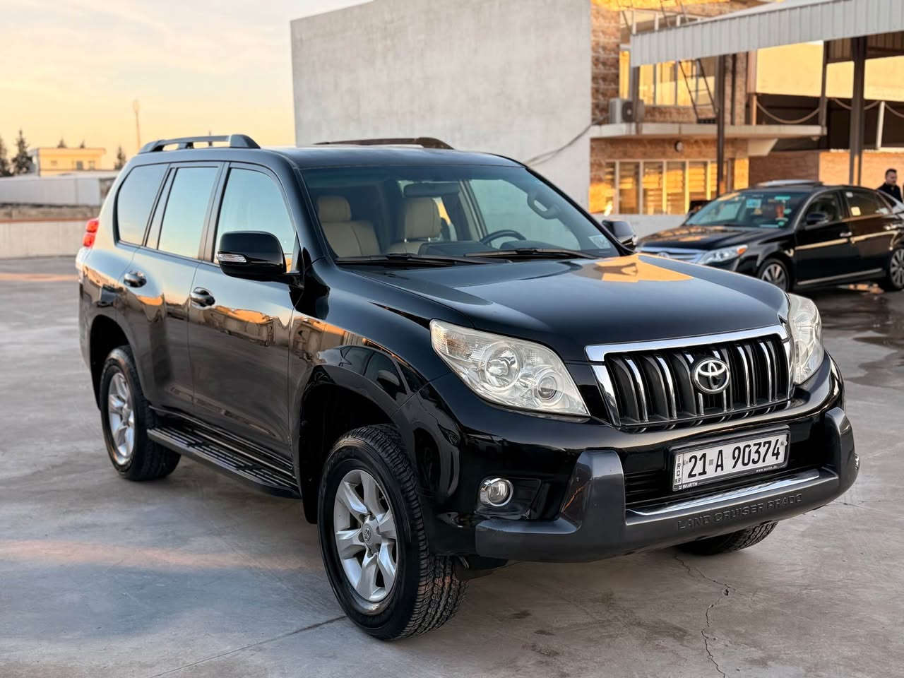 پرادۆ ٢٠١١ 
بێ بۆیاخە سەیارەکە سۆنەرەکەیم دا ناوە 
سەنەوی و ڕەقەم و تایەی تازەیە بێ مەسرەفە
١٨٠ هەزار ڕۆشتوە گێڕو مەکینەی بەشەرت نەکراوەتەوە
*********** السليمانية, العراق
