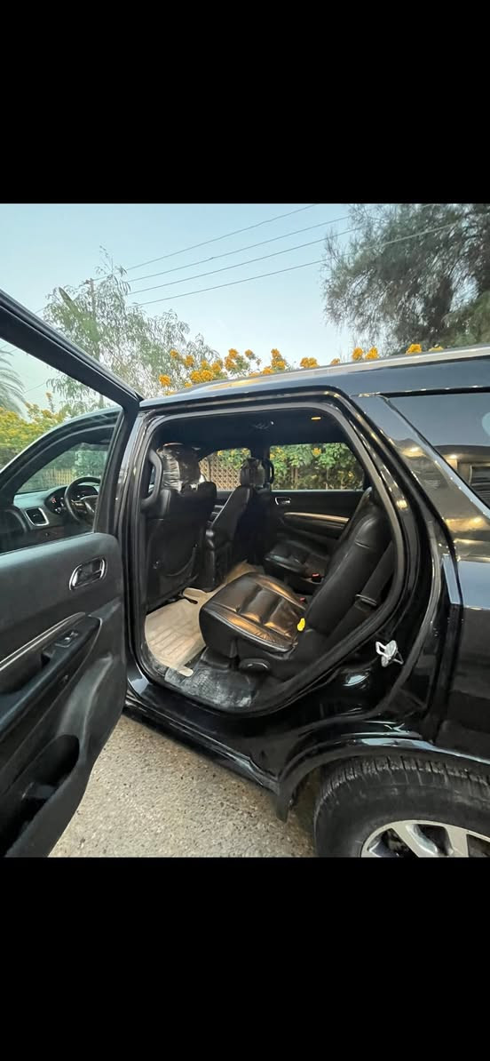 2015 دودج دورنكو لمتد
ماشيه138 الف 
المحرك (V6 (3.6L
كشنات VIP منفصل
رادار جانبي
كراسي جلد كهربائية
تدفئه بالكشنات والستيرن
حساسات
شاشه كبير
كير ماوس
ستيرن كهربائي
لايت زنون
تشغيل عن بعد تحكم ستيرن
تبريد خلفي منفصل
مري قلاب
بدون ايرباك حادثها امريكا جاملغ ايمن ومبدل وبيها بالعراق الباب الخلفي صبغ وطرف البنيد وطرف الباب 
العنوان ذي قار قضاء الرفاعي 
السعر178
***********

