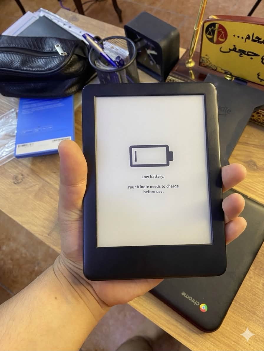 عش تجربة القراءة بذكاء.. كندل (Kindle) ينتظر قارئه الجديد 🌟
هل أنت من محبي القراءة وتبحث عن مكتبة متنقلة لا تأخذ حيزاً من حقيبتك؟ 
إليك الحل الأمثل مع جهاز  Amazon Kindle الغني عن التعريف!
- لماذا تختار هذا الكندل؟

جهازك الجديد ليس مجرد قارئ إلكتروني، بل هو بوابة لآلاف الكتب بين يديك، ويتميز بـ:
 - شاشة مريحة للعين: تقنية الحبر الإلكتروني (E-Ink) التي تمنحك تجربة قراءة تشبه الورق تماماً، دون إجهاد العين حتى تحت أشعة الشمس المباشرة.

 - خفة الوزن والتصميم: تصميم أنيق ومريح للحمل لفترات طويلة، مثالي للتنقل، السفر، أو الاسترخاء في المنزل.

 - بطارية تدوم طويلاً: قل وداعاً للقلق بشأن الشحن المتكرر؛ شحنة واحدة تكفيك لأسابيع من القراءة المتواصلة.

 مكتبتك في جيبك: سعة تخزينية تسمح لك بحفظ آلاف الكتب، لتكون رواياتك المفضلة وكتبك العلمية دائماً رهن إشارتك.

حالة الجهاز:
الجهاز المعروض في الصورة image.png يأتي مع كامل ملحقاته الأصلية، في حالة ممتازة، وجاهز تماماً لرفقتك في رحلتك القادمة بين السطور.
اجعل القراءة أسهل، أمتع، وأكثر تنظيماً.

للمهتمين بالشراء أو الاستفسار عن السعر، يرجى مراسلتي على الخاص.

‏أو الاتصال على الرقم *********** 

‏نسبة النظافة 90% 

#كندل #قراءة #كتب #مكتبة_متنقلة #Kindle #عشاق_القراءة #كتب_إلكترونية #فرصة .
