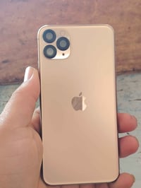 آيفون ١١ برو ماكس • ٢٥٦ • بطارية ٧٤