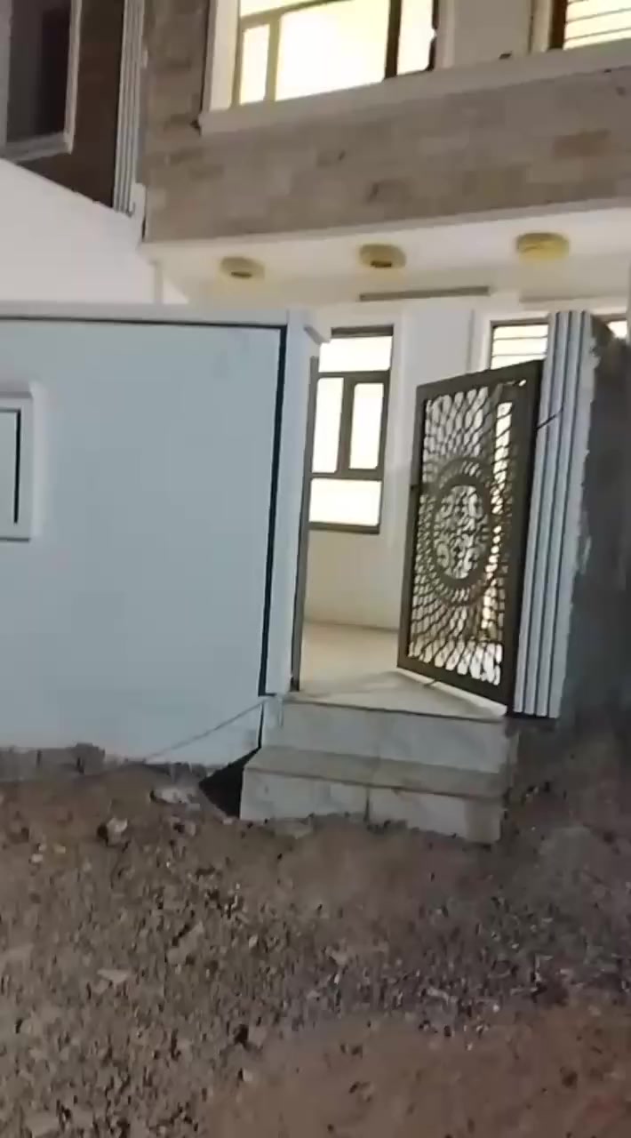 يا الله بيت ١٠٠ للبيع جنس الأرض زراعي سند ٢٥ يحتوي على ٣ غرف نوم استقبال مطبخ حولي بيت جديد زيرو ما مسكون بناء حديث الفحامة شارع الكبيسي اتصل على الرقم *********** ودلل
