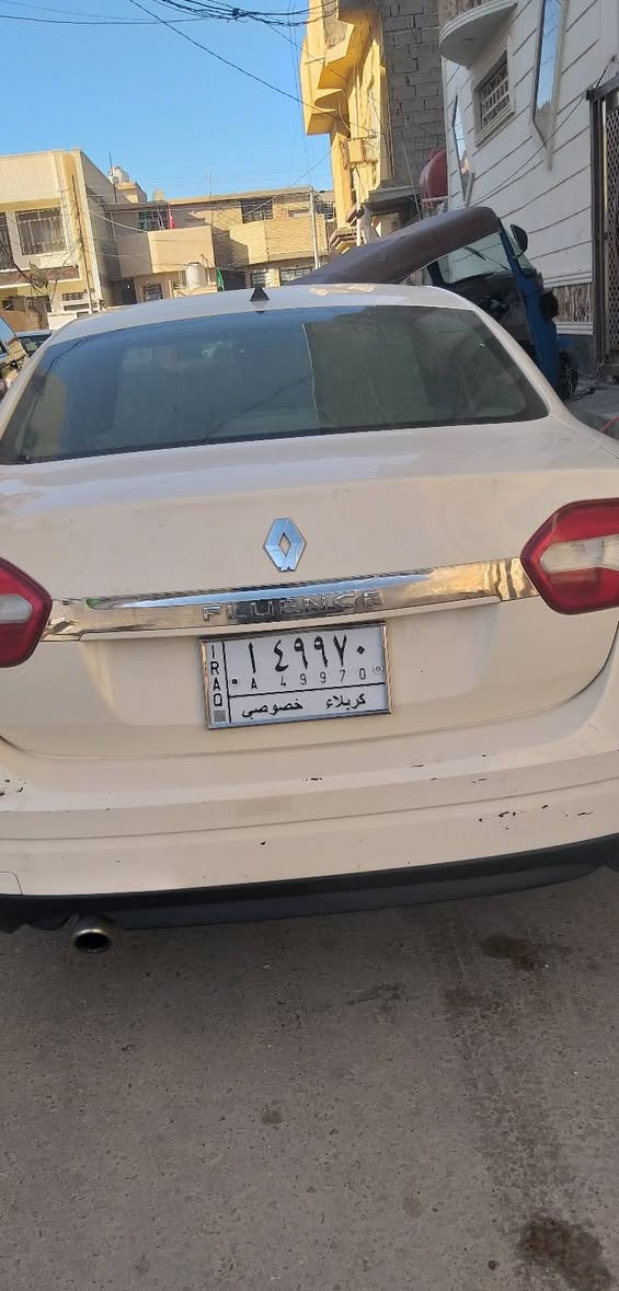 السلام عليكم سياره رينو فلونس ٢٠١٦ سياره بيها ضربه بل جاملغ مثل ما موضح بل صوره وبيها صبغ خفيف بل جاملغ الخلفي السياره مكانها كربلاء ٦٤وبيها مجال بصيط الاتصال على الرقم ***********
