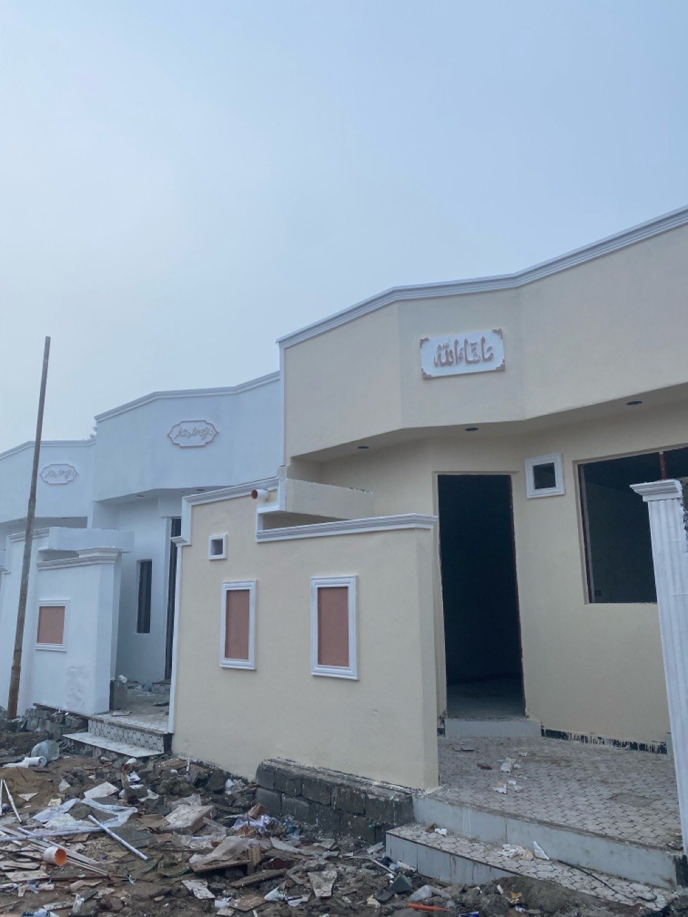 
ما هو الموقع الدقيق للبيت؟: 
البصرة الجزيرة اليوبه حي الرايه
ما هي مساحة البيت بالتحديد؟: 
125
كم عدد الغرف والحمامات في البيت؟: 
غرفتين حمامات خراجيه وداخليه
هل هناك أي تجهيزات أو تشطيبات داخلية متوفرة؟: 
كلشي جاهز
هل السعر قابل للتفاوض؟: 
نعم