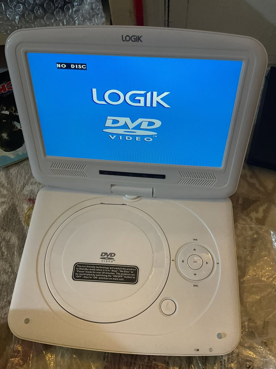 السلام عليكم ورحمة جهاز دفيدي شحن اكثر من ساعتين لونه مميز ابيض لامع نظافته ١٠٠٪؜ سعره ٤٠


**إذا كنت صاحب هذا الإعلان وتريد حذفه لأي سبب، رجاءا أرسل رسالة إلى الدعم الفني**