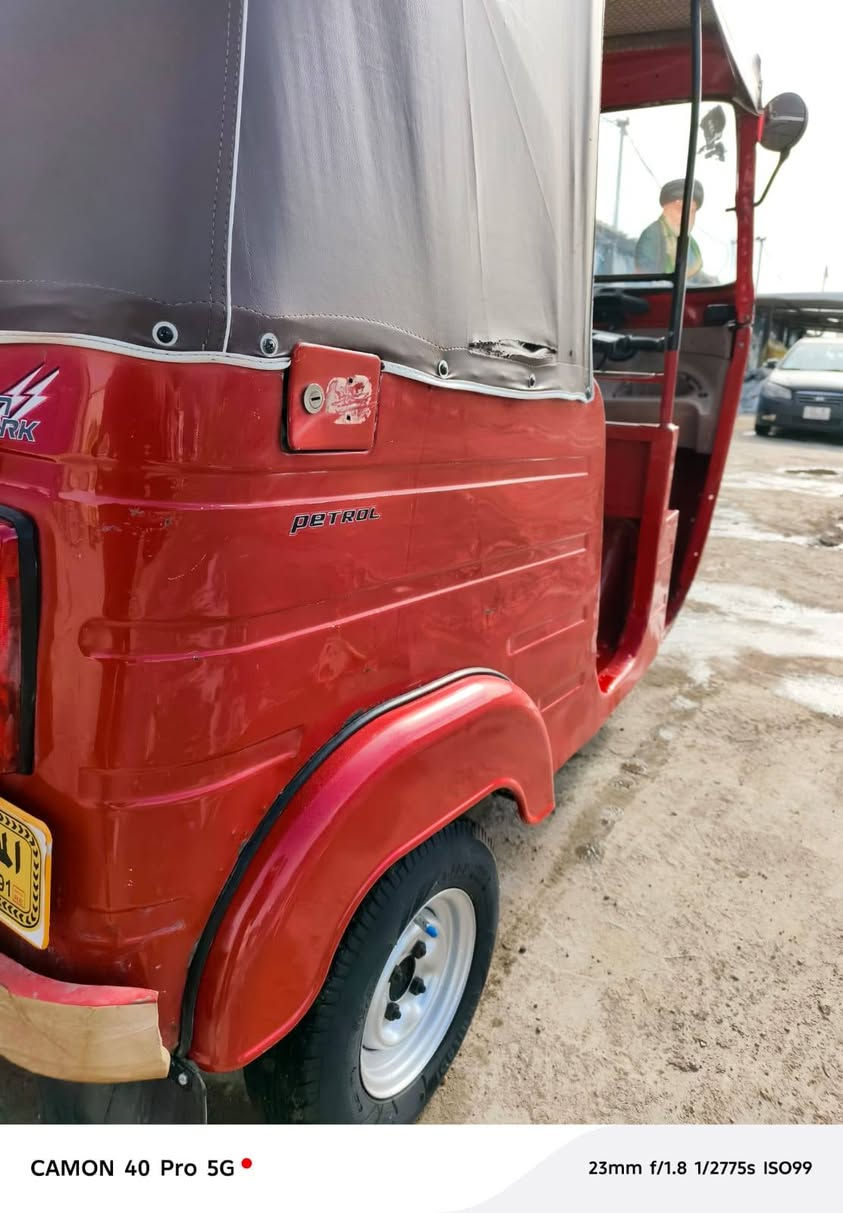 السلام عليكم تكتك موديل 18شهر11وراق كامله اصولي شرط الترقيم كير مكينه اكسل خير من الله تجفيت اصلي شركه تعمير دوس الغد واحد بيه صبغ جماليه فقط بدون ضربه جامه جديده جادر جديد دوشمه جديده سفريات تفصال تخم تاير اي نقص مابيه مكاني بغداد الغزاليه السعر 3700 وبيه مجال   ***********
