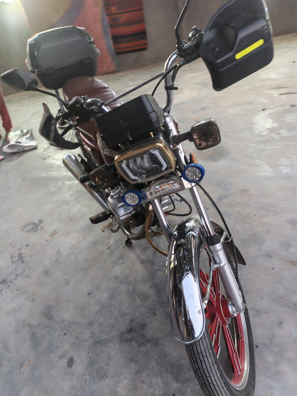 السلام عليكم دراجه للبيع السعر 700 وبيه مجال للشراي والجاد فقط 2024 اخت الجديده الله يشهد بغداد العبيدي متواجد خاص. اوراق كامله وسمكرت وتساب ***********
