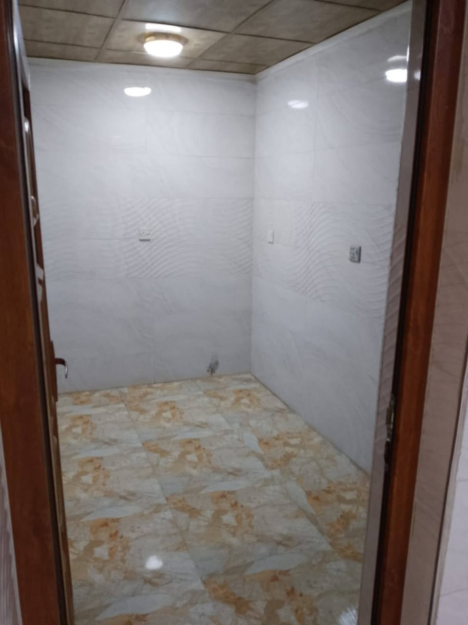 بيت للأيجار حي البكر
ثلاث غرف نوم +هول واستقبال ومطبخ وصحيات  ***********وتساب
