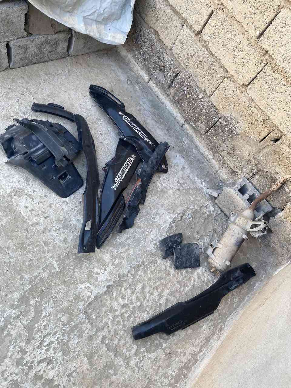 تفصيخ دراجه للبيع فراشه
دشبول فراشه جديد 
بكلايت مع لقاعده 
كفرات دواخل نص عمر 
كفرات خارجيه نص عمر 
كابريتر فراشه 
كشن مع لقاعده مالته بس لكشن يحتاجله تغليف 
دبلات خلفيه 
كلجات فراشه 

جاملغ خلفي 
صالنصه نص عمر 
اشاير 
رقمي ***********
مكاني ديالى جلولاء 
قيم واخد
