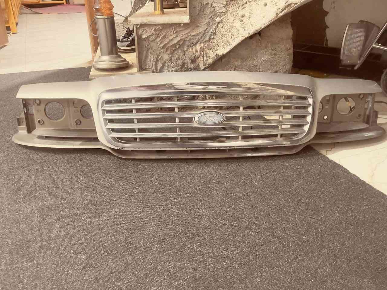 السلام عليكم للبيع كصة فورد فكتوريا متواجد ماسنجر وات ساب***********
