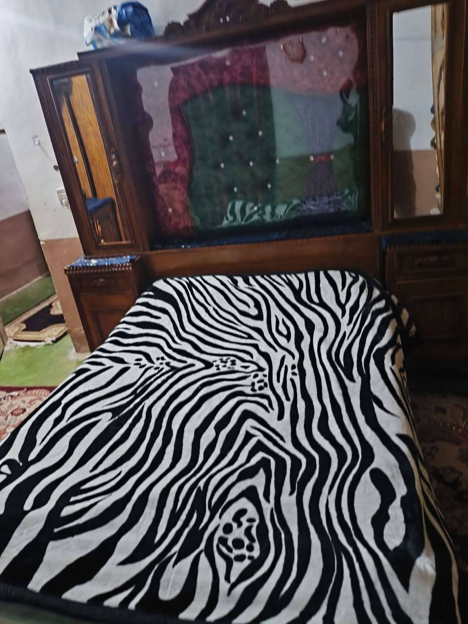 السلام عليكم ورحمة الله وبركاته مكلف بالنشر غرفة اخشاب للبيع الشراي يتصل*********** وكل الهلا بالشرايه
