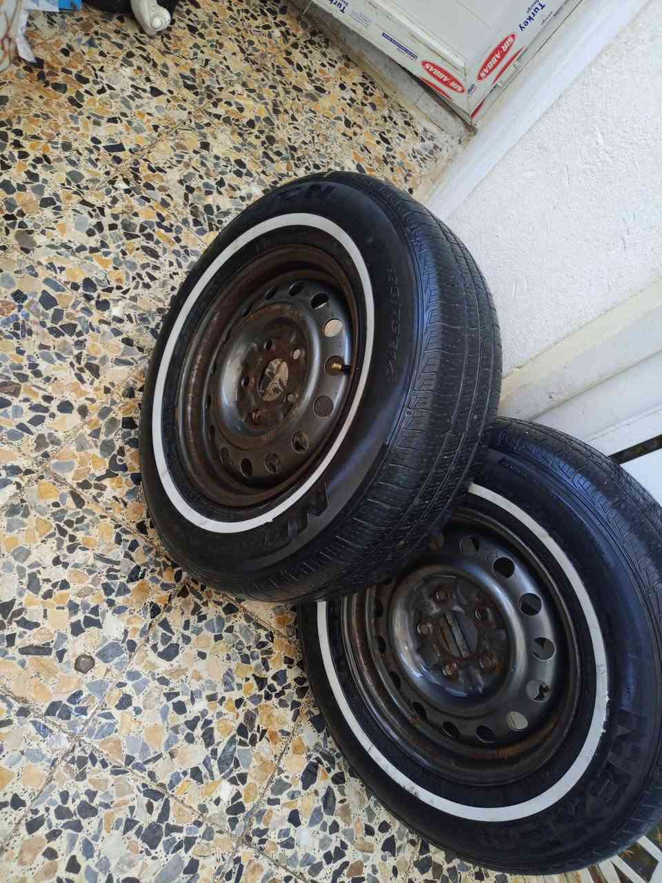 تيرات البيع 14 75 195  نضافه 80 بل 100 
***********
