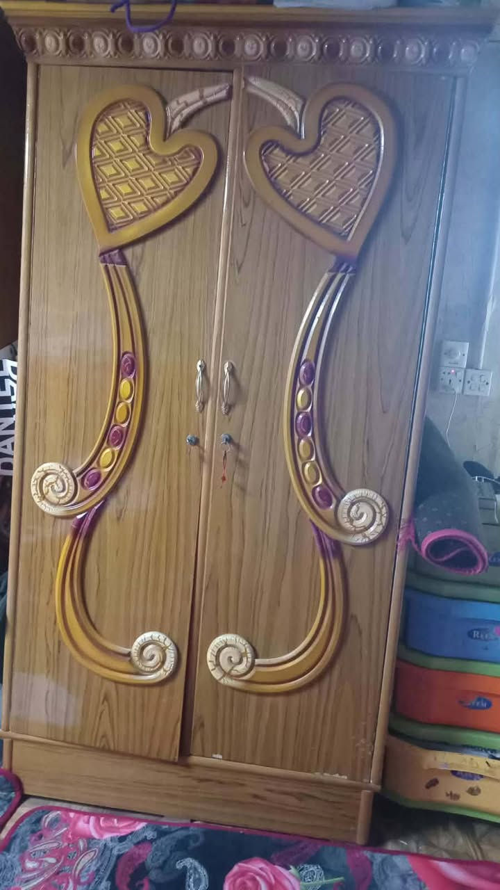 ميز الحلاقة بـــ 250 الف وبي مجال

والکنتور اللي ما بي ضرر ابد بــ 80 الف

العنوان / المسیب - حي الشرطة 

وهذا رقم راعيه / ‏‪***********‬‏
رقم راعي الغراض / ‏‪***********‬‏
اتصلوا بصاحب الغراض / ‏‪***********‬‏
