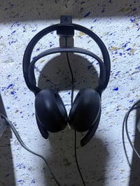 سماعات ps5  اصليه مع الجنطه الاصليه للبيع تواصل خاص او على الرقم واتسا...