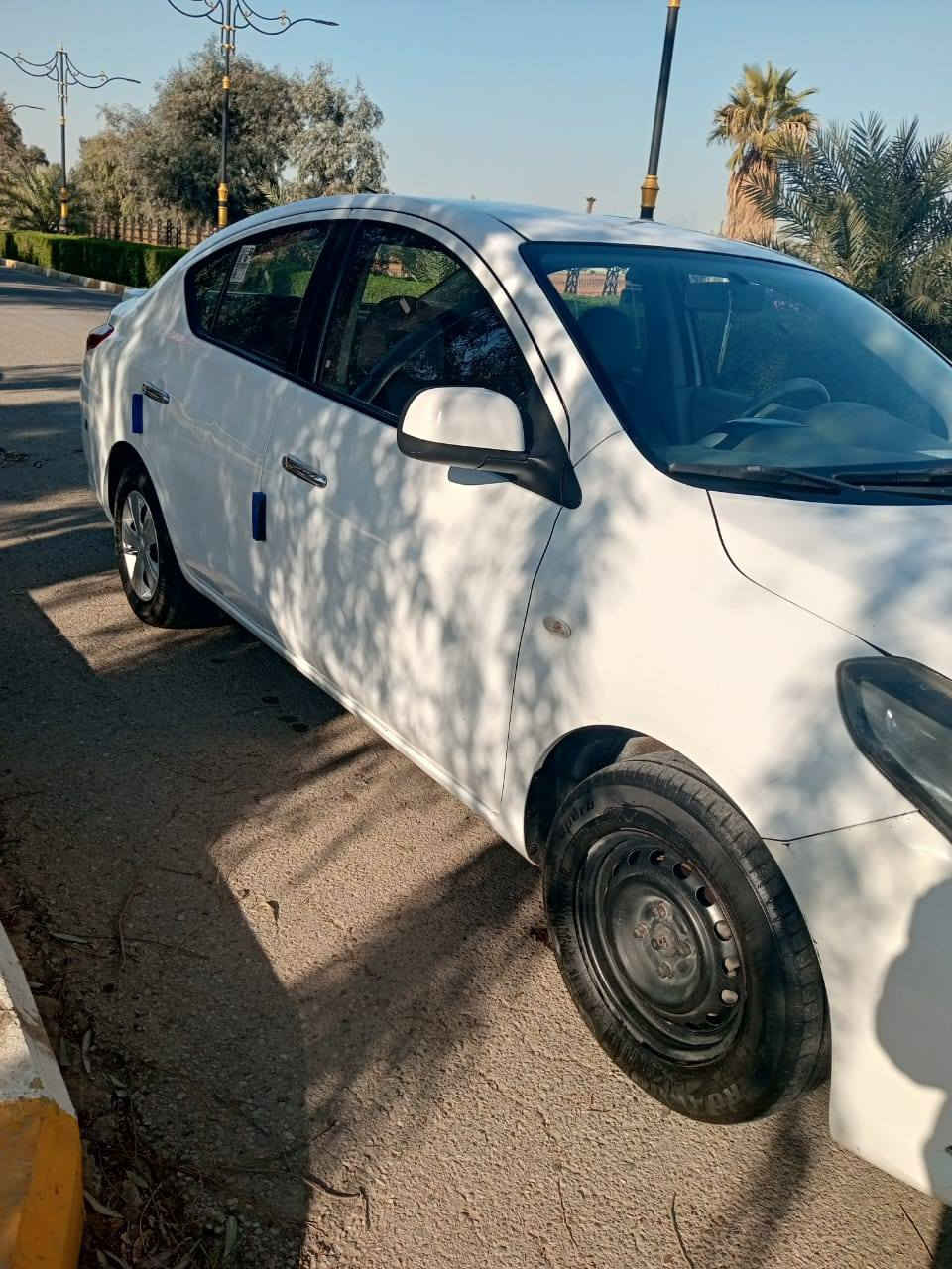 السلام عليكم نيساني سني موديل 2018
ماشيه 120 الف
رقم بغداد
بيها فقط نص بنيد صبغ والباقي كفاله من الصبغ والتبديل
بيها بارد بسيط 
مكانها بغداد 
 ***********
