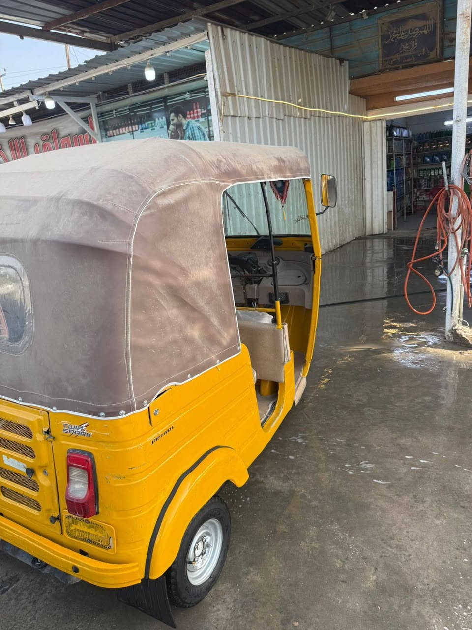 السلام عليكم
للبيع تكتك موديل 2018 اوراق 
معمرة دوس خلفية ولغود 
مكينة جديد كلج جديد أكسل كلة جديد
تخم تاير مكاني بغداد الحسينية 
رقمي ***********
السعر 5 وبيها مجال
