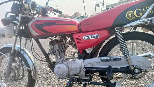 السلام عليكم دراجه ناريه 4گير ايراني شغال اشاير لايتات هورن نضيف حيل نص هندر. 350.والجنطه وياه 
***********
