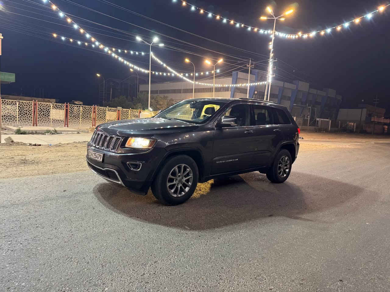 جيب كراند شيروكي صبغ عام حادثها شاصي ومكلوبه رقم بغداد باسمي السعر 158 وبيها مجال للاتصال *********** Colombo, Sri Lanka
