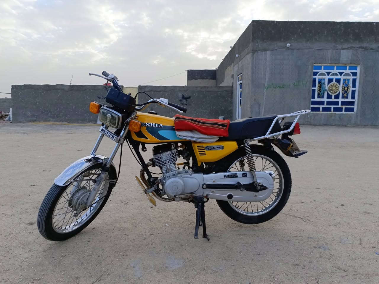 دراجه ارشا موديل 2021 الدراجه برغـي ماناقصها اوراق اصولـيه وشرط بعدهن بچيس السعر 600 وبيها مجال
متواجد فيس 
رقمي ***********
