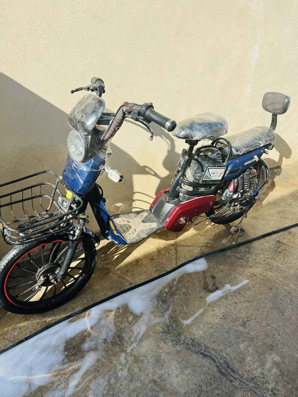 سلام عليكم دراجات شحن للبيع   الزركه حجم ٢٠ والحمره حجم ١٦ سعرهن امناسب دراجات نضاف خير من الله سعر الوحده ١٥٠الف مكاني ديالي بعقوبه تحرير  الستفسار اتصال برقم ***********
