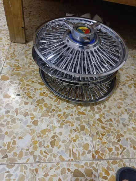 السلام عليكم شباب
كبات حجم15للبيع الشاخات حديد الاصليات بس هذا الكب المصوره تعبان الباقيات نضيفات جدد السعر 125 وبيهن مجال للشراي 
الرقم:***********
