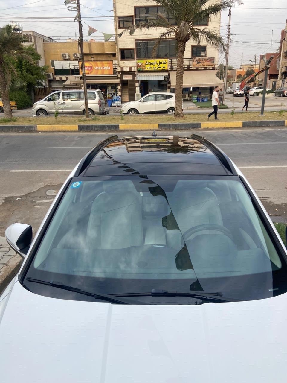 هونداي توسان موديل 2022 
لون ابيض السياره خليجيه
مواصفات السياره 
السقف بنراما لون اسود
بصمه دخول 
بصمه تشغيل 
تحكم استيرن 
هندبريك دكمه 
نظام قياده ايكو وسبورت وعادي 
شاشه كبيره 
حساسات اماميه 
حساسات خلفيه
كامره خلفيه دواره
محرك 4 سلندر حجم 2000
نظام ABS
نظام تزحلق 
نظام اوتو هولد
كراسي جلد 
بردات ابواب خلفيه
كراسي الاماميه كهرباء
السياره بيه جاملغ امامي مصبوغ جهه اليمين
مع نص الدعاميه الاماميه 
السياره ماشيه 95 الف كم 
العنوان بغداد البنوك 
للاتصال ***********