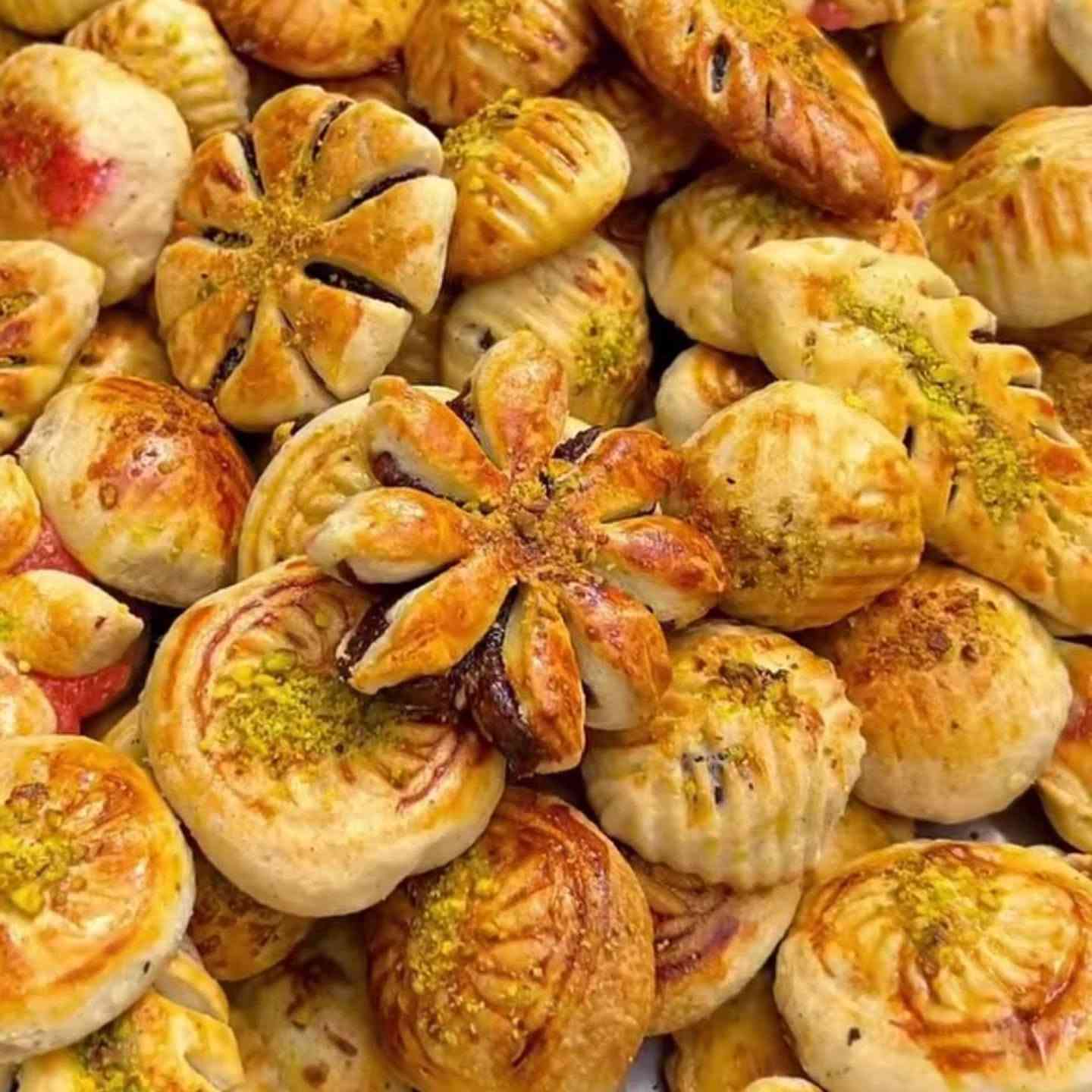 السلام عليكم ورحمة الله متوفر عندي بيتزه وريزو وكليجه ليحب يحجز عل الرقم *********** ودللو من داخل البيت نظافه وطعم يجنن واسعار مناسبه كلش وعندي توصيل داخل الطارميه الف علشط الفين مشاهده 3الاف مكاني طارميه بظباط وكل الهلا والصور حقيقه هاذا شغل ايدي
