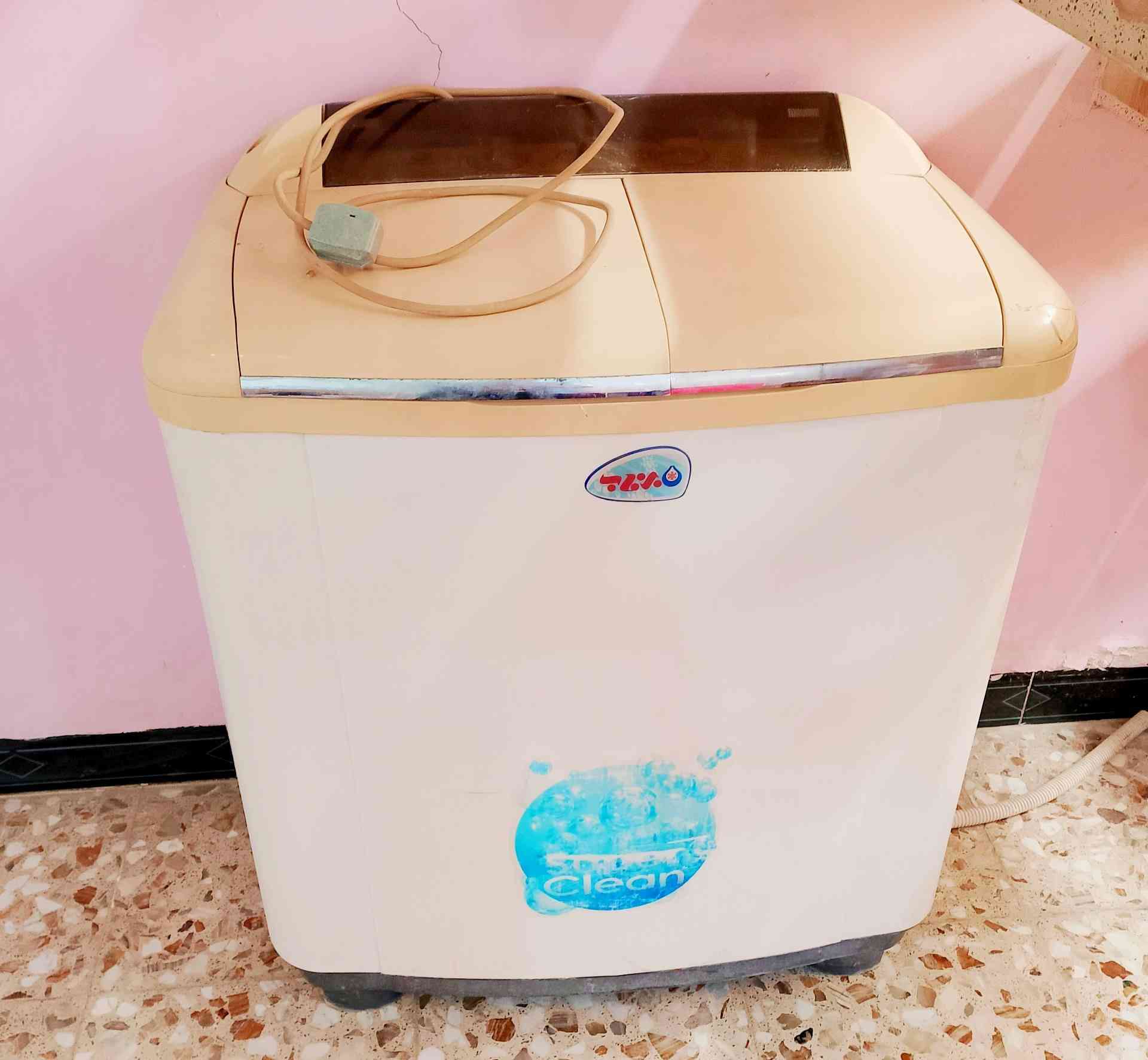 غساله برفاب
السلام عليكم 
غساله نوع برفاب نظيفة  و شغاله والمجفف مالتها جيد جدا فقط ماتخزن ماء تصليحه بسيط جدا السعر 50 
العنوان حلة مركز المدينة قرب مدينة العاب المدهش 
للأستفسار ***********
