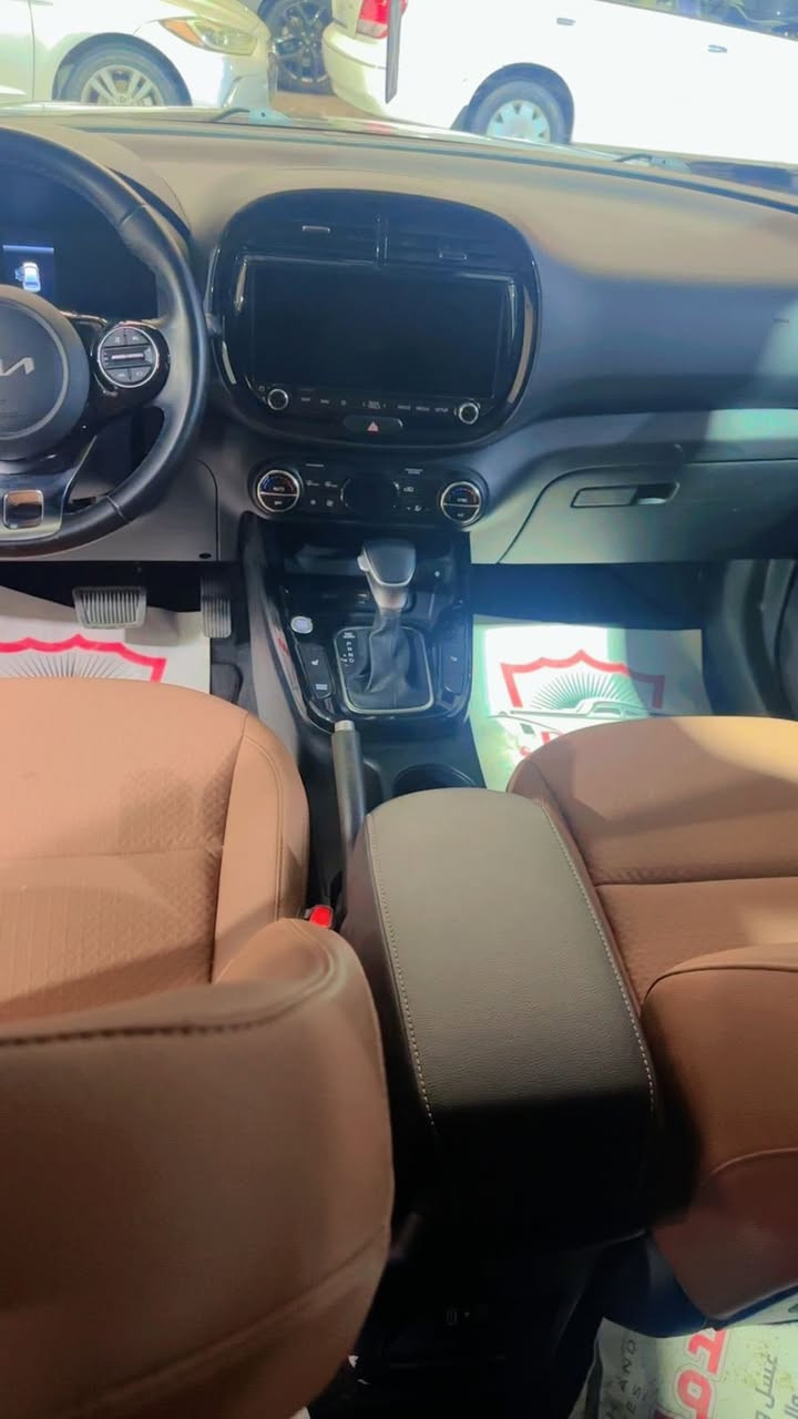 سلام عليكم
صول ٢٠٢٤ حادثهه باب فقط مكفوله من ايرباكات ودواخل
فول مواصفات 
فتحه سقف
داخل صحراوي وكشنات كهرباء 
بصمه تشغيل 
كشنات تدفئه
عداد دجتال
كامره خلفيه
شاشه كبيره
تحكمات ستيرن
ماشيه ٢٠ جديده بحاله الوكاله 
كير مكينه حداديه كفاله
سعر السياره ١٦٢ ورقه وبيها مجال
***********
بغداد سيديه
