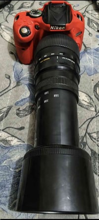 شباب عندي كامره نيكون 5200 بطاريات 2+شاحنه+ كيبل نقل صور+جنطه+ رام128+...