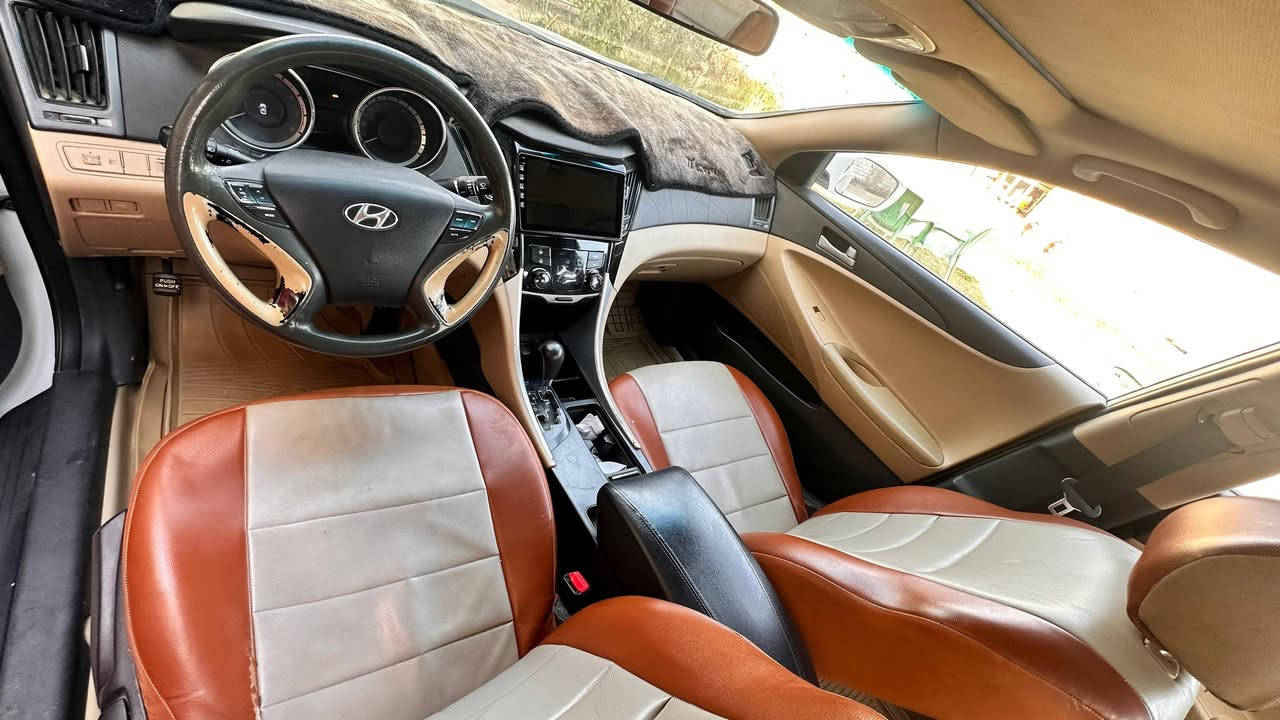 سوناتا 2011 خليجي 
كفالة عامة 
مكينة 2400 دوش 
حدادية جديدة 100%
رقم ارييل صار اسبوع من رقمتها جديد 
سونار السيارة موجود 
السعر 128 بيها مجال بسيط 
مكان السيارة ديوانية 
معلومات اكثر اتصال 
***********
