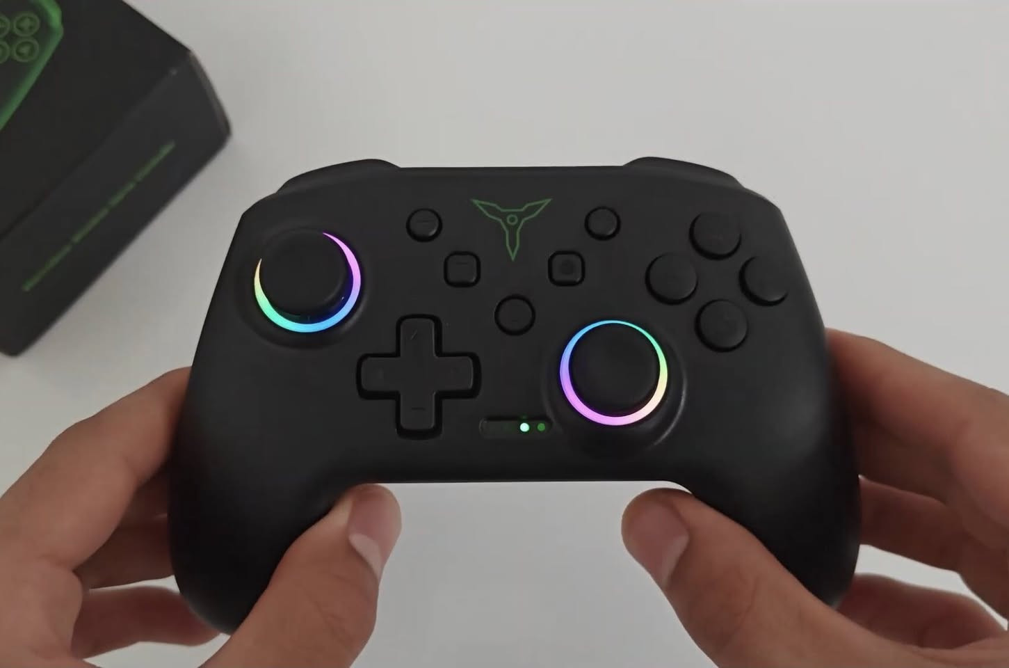 كنترولر macroglow
الجويستك احترافية وايرليس بلوتوث جديدة غير مستخدمة تدعم windows/android/ios/Nintendo بيها rgb مثل ما موضح بالصور تكدر تغيره و تتحكم بيه و كذلك بيها خاصية ضغط تلقائي auto click و بيها ازرار خلفية و تدعم جيروسكوب و كذلك بيها خاصية programming multiple bottoms يعني تكدر تخلي زر واحد ينفذ سلسة من الاوامر و بيها بعد هواي خاصيات السعر 25 الف فقط و توصيل موجود مكاني البصرة


**إذا كنت صاحب هذا الإعلان وتريد حذفه لأي سبب، رجاءا أرسل رسالة إلى الدعم الفني**