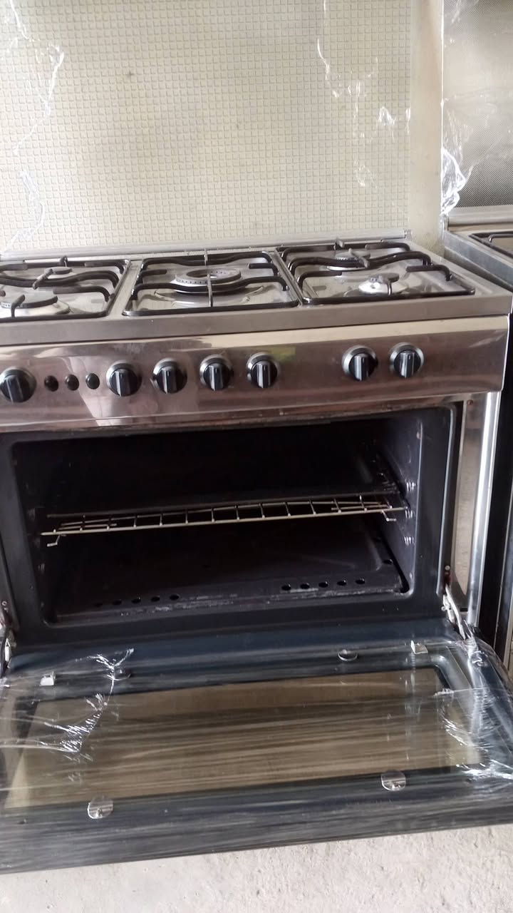 طباخات مصرية درجة اولى السعر 215وبيهن مجال كاونتر وسنك 150وبي مجال ***********
