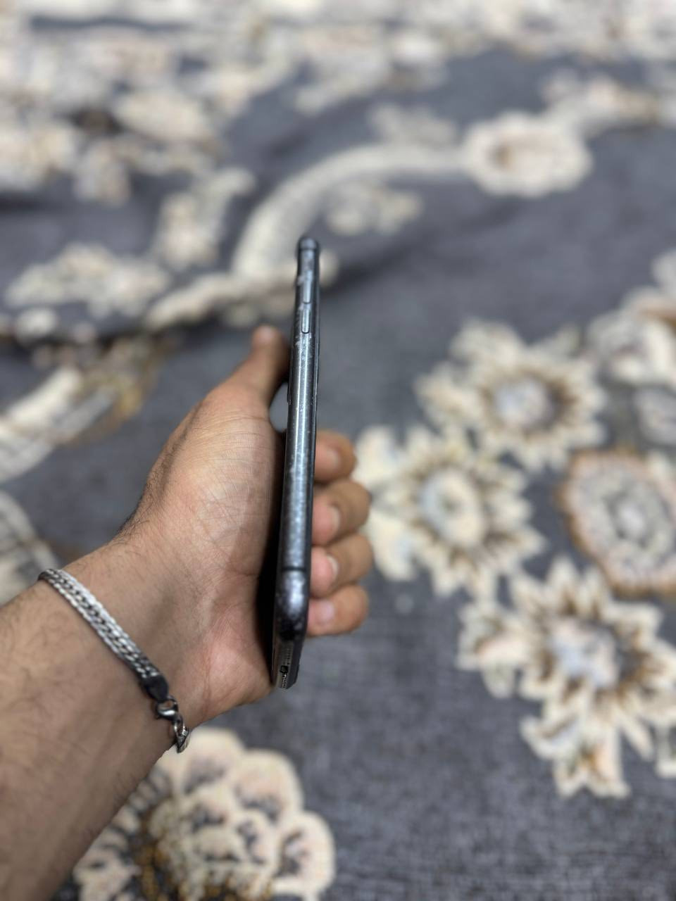 السلام عليكم
ايفون ١١ عادي ذاكره ١٢٨ 
مبدل بطاريه وبي تصليح بالبورد وفلاش طافي 
السعر ١٥٥ الف بي مجال بسيط كلش 
عنواني بغداد الكرخ قرب بوابه الكاظميه


**إذا كنت صاحب هذا الإعلان وتريد حذفه لأي سبب، رجاءا أرسل رسالة إلى الدعم الفني**